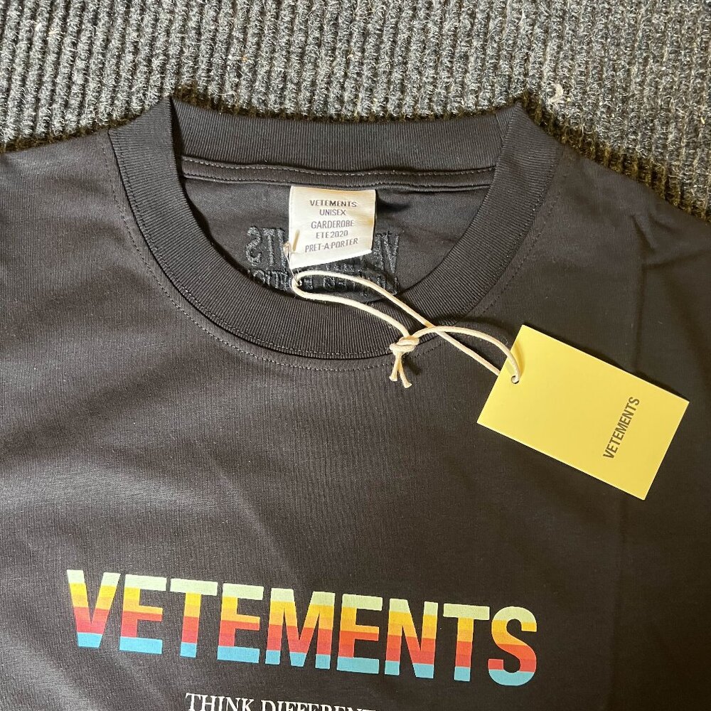 Vetements Think Differently Logo T-Shirt